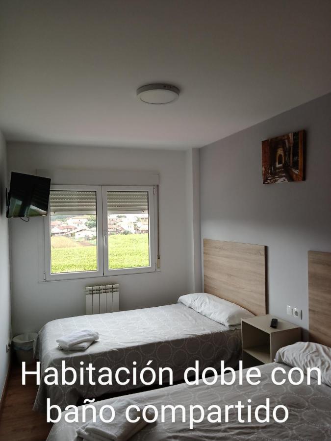 Pension Ameneiral O Pedrouzo Quarto foto